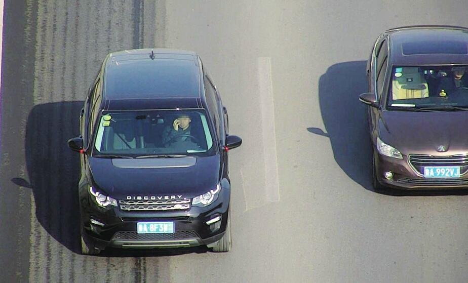 開車別玩手機了 無人機動態(tài)抓拍違法在濟南成為常態(tài) 